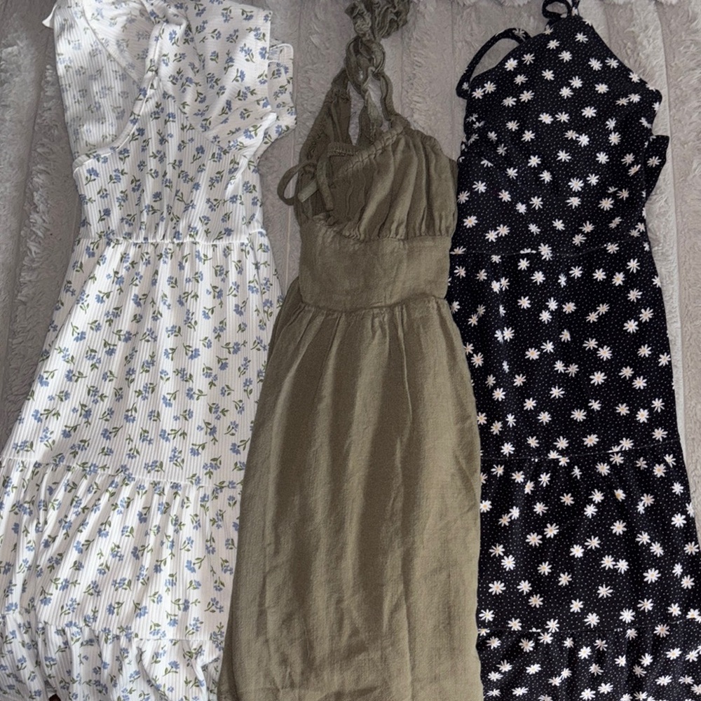 Lot of 3 Dresses Size M👗See details for Sizing and Brand🤗